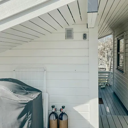 With View And Sunny Terrace Saltnes