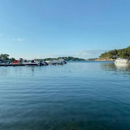With View And Sunny Terrace 度假居