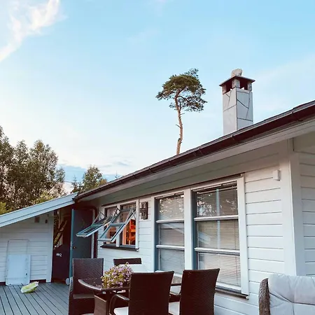 With View And Sunny Terrace Engalsvik